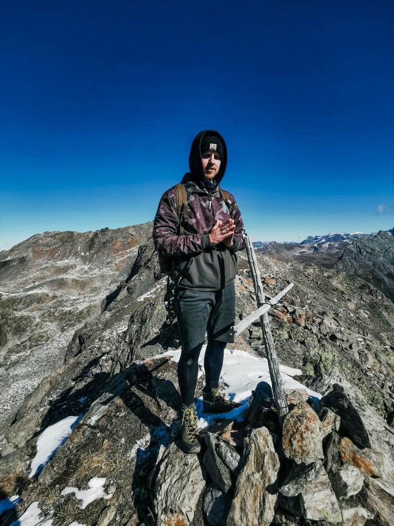 Vrchol s dreveným krížom