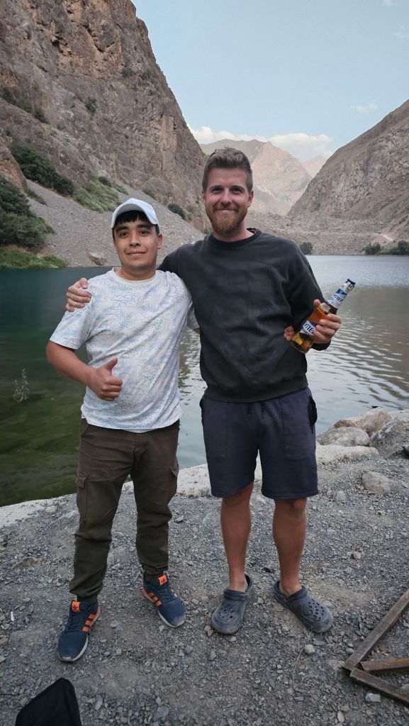 Nový kamatát tadžik ktorý nám nosil pivá