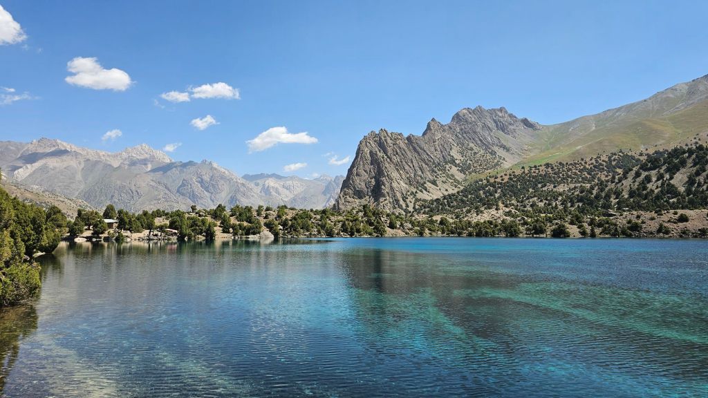 Jazero vo Fanských horách Alaudin lake Fann Mountains
