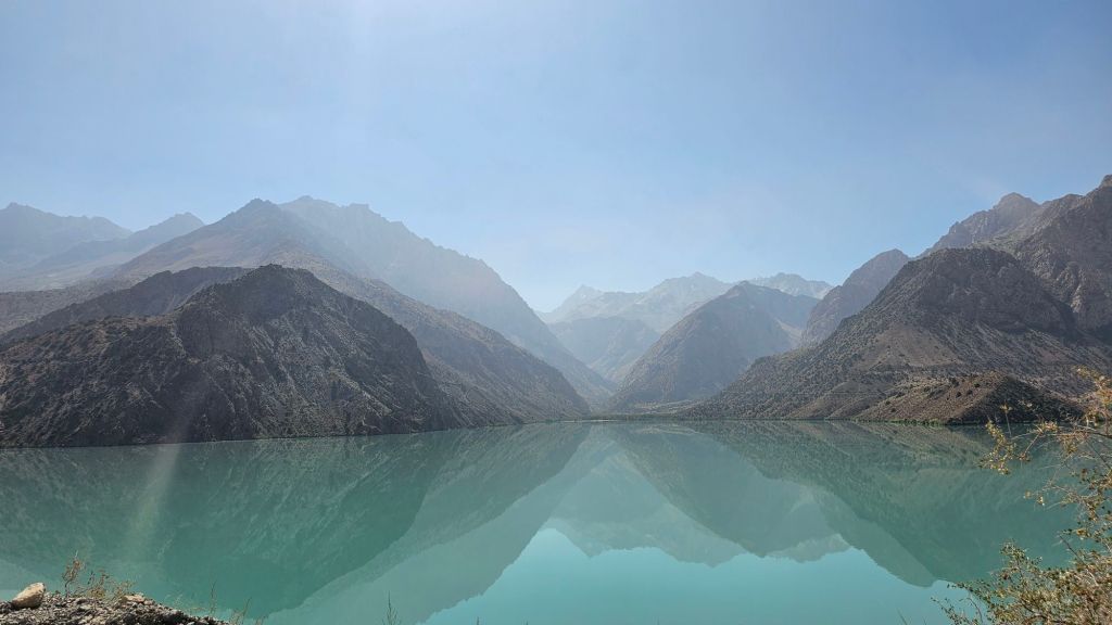 halucinogénny odraz hor vo Fann Moutains