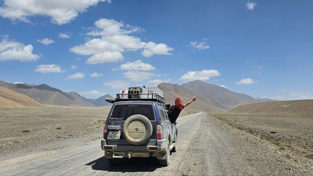 Pamír. Toyota Landcruiser zo Slovenska na streche sveta