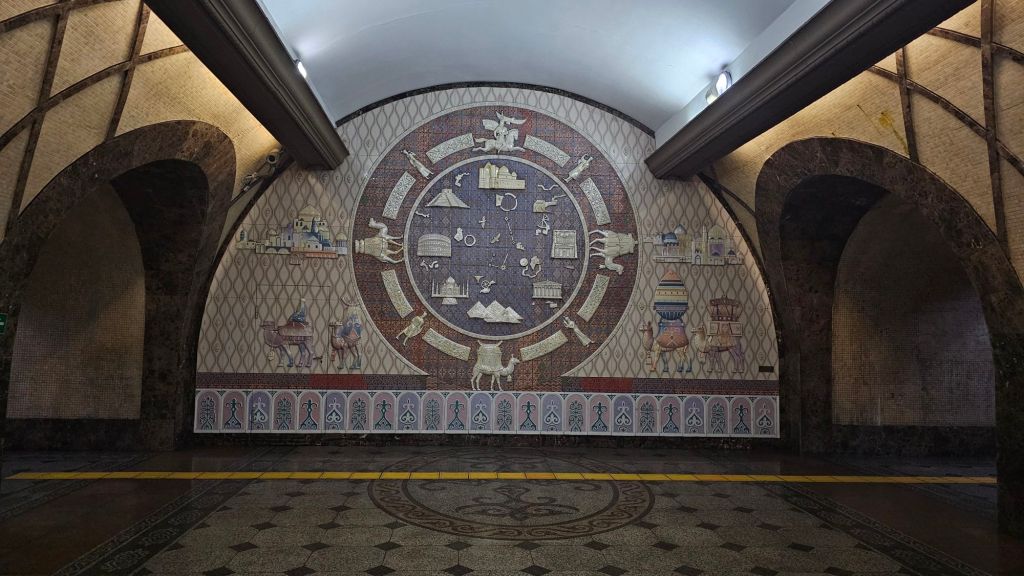 krásne mozaikové metro v biškeku 