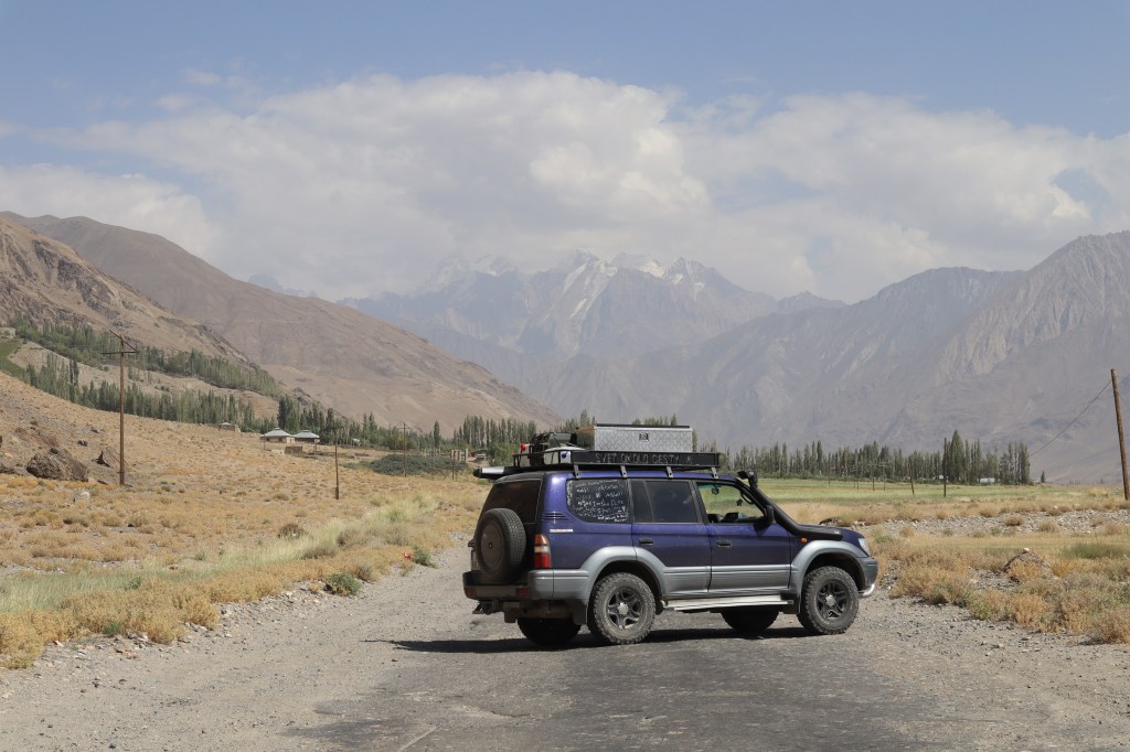 M41 a obrovské hory